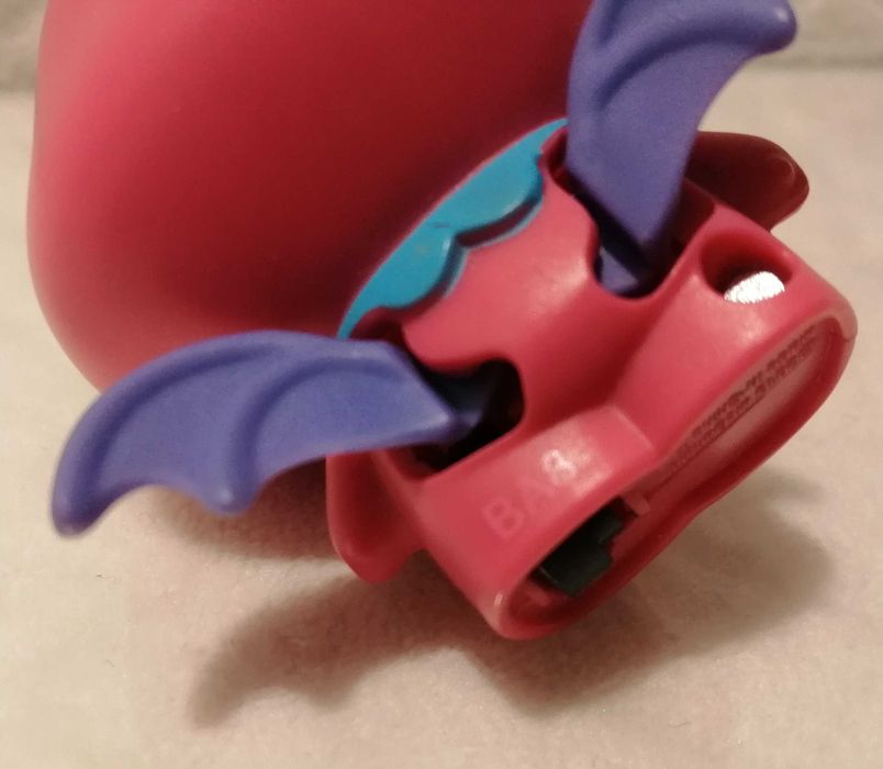 Różowy stworek (2), McDonald’s, 2013 (Zabawka)