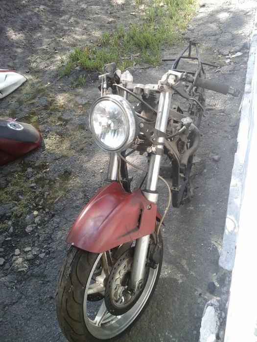 Запчасти Kawasaki GPZ 500 ninja-бак,рама,маятник,заднее колесо,пластик