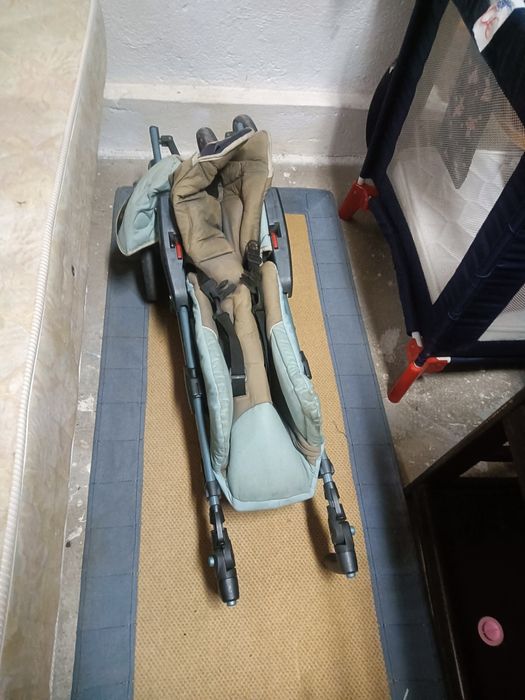 Carrinhos de bebé usados