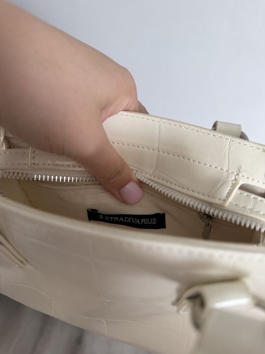 Сумка біла Stradivarius