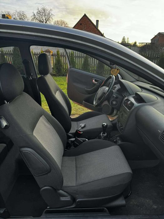 Corsa 1,2 benzyna sprawna klimatyzacja