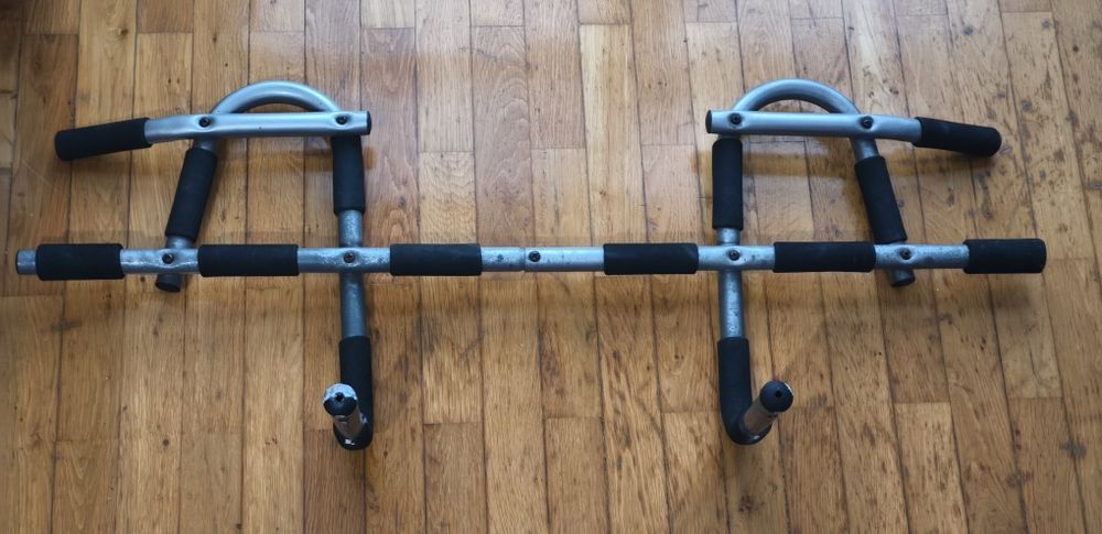 Pull-Up Bar442830172550615040