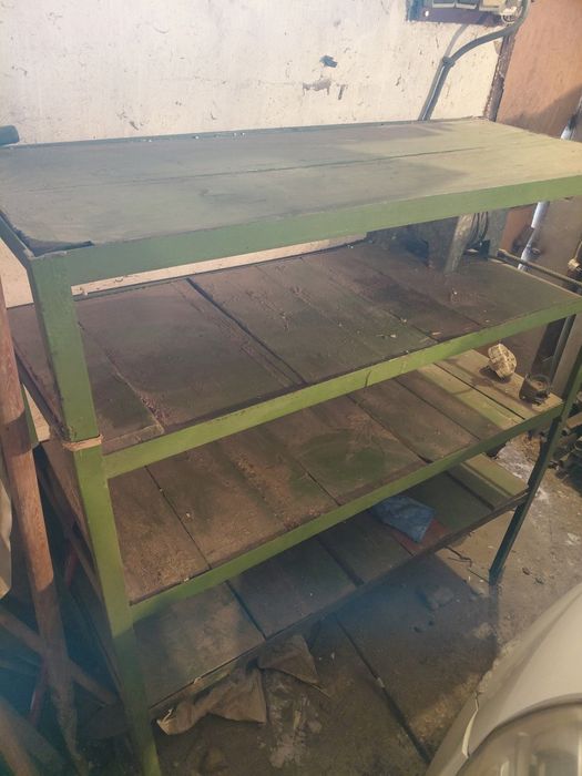 Стеллаж металлический , полки