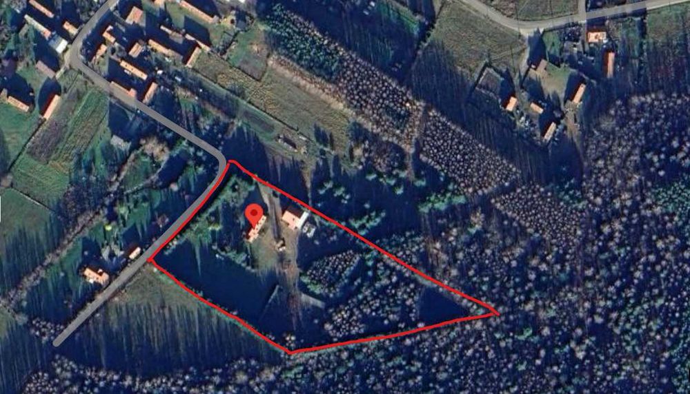 Posiadłość z Charakterem: Spokój i Wygoda z Możliwością Inwestycji