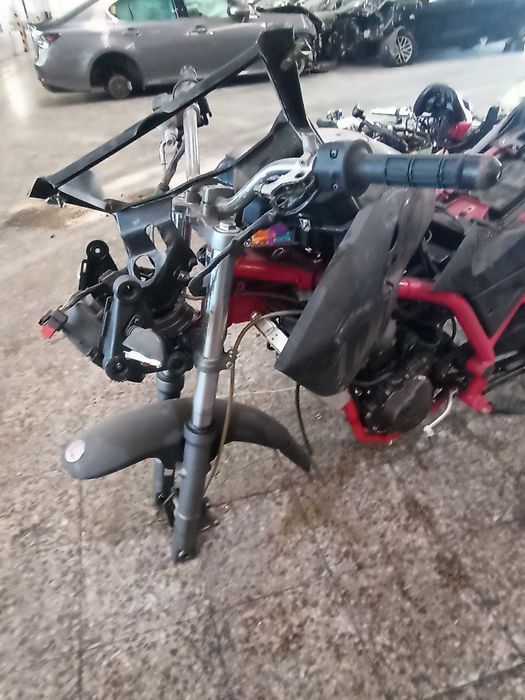 Peças UM Scrambler