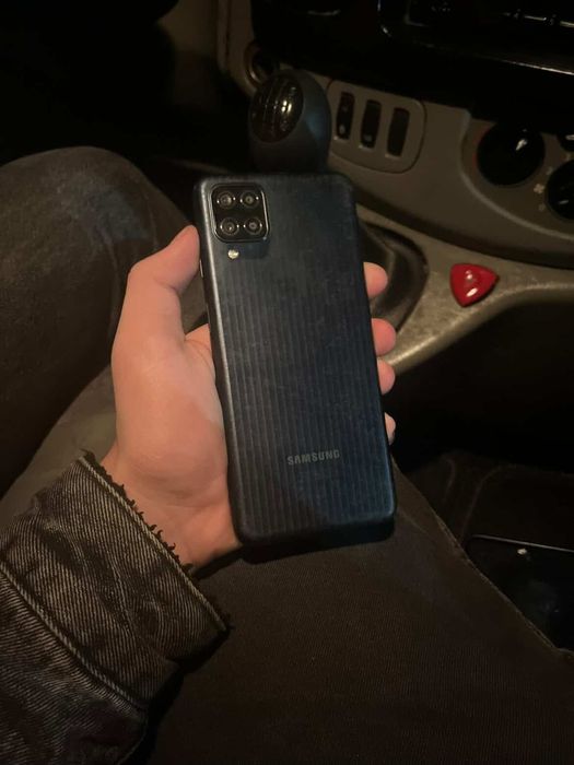 Vendo telemóvel ou troco