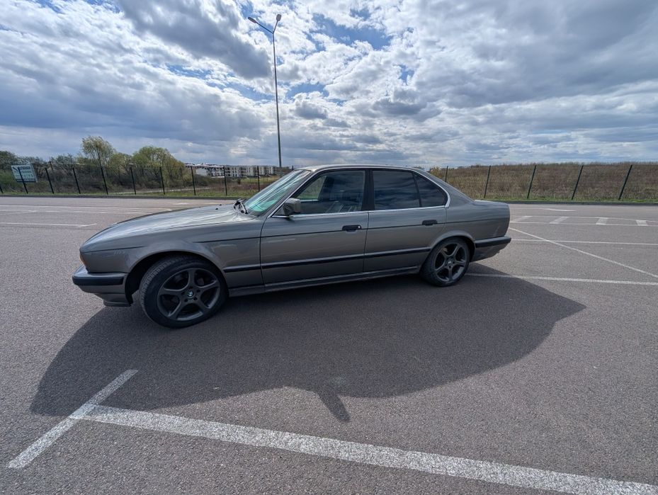 Продам Bmw 535i e34