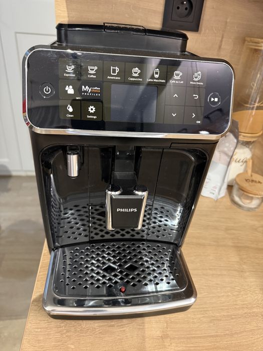 Sprzedam ekspres do kawy philips lattego 4300