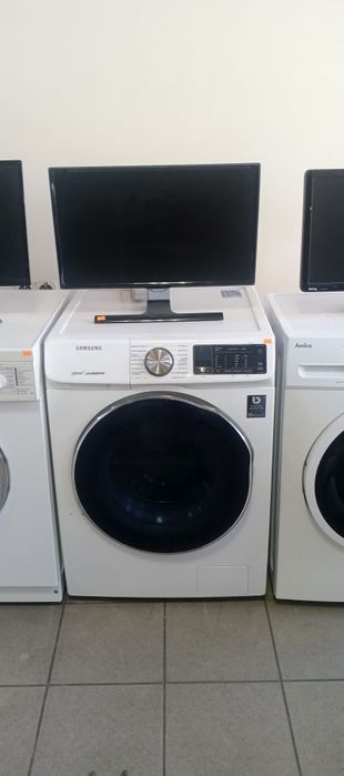 Пральна-сушильна машина Samsung WD90N644OAW