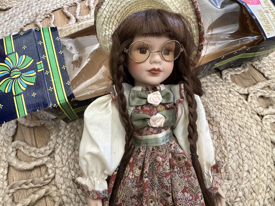 Boneca de Porcelana Mireia