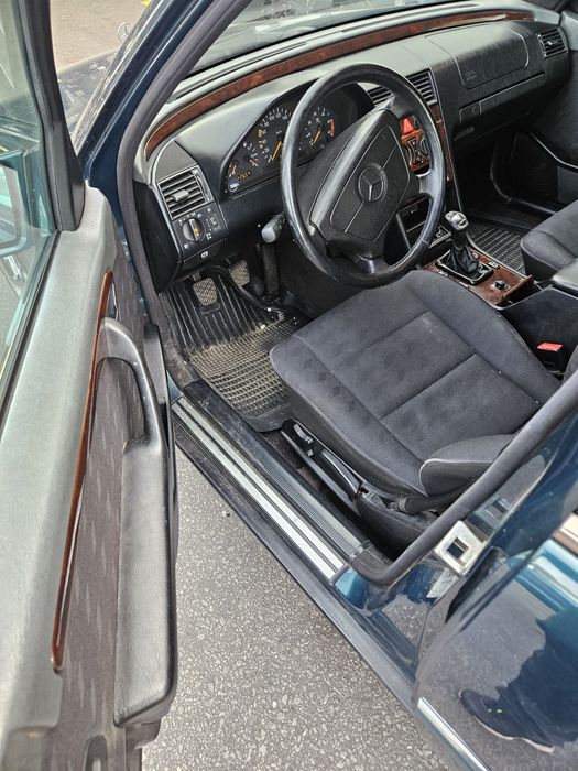 Mercedes-Benz C 250 TD Elegance W202 de 1996 para peças