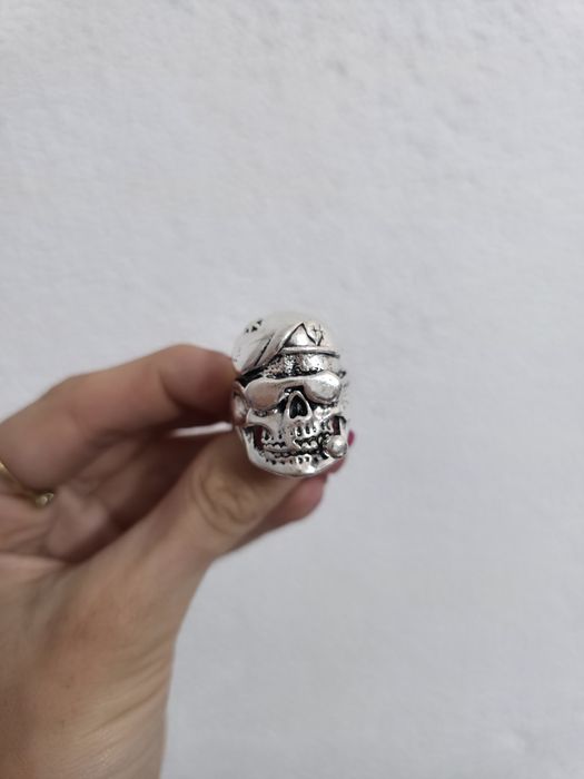 Srebrny pierścionek pierścień sygnet czaszka alternative Gothic emo y2