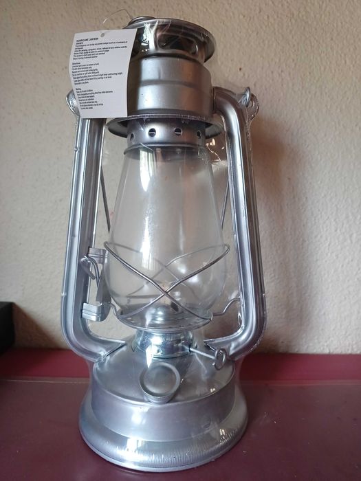 Candeeiro a oleo 30cm Novo + garrafa com oleo para encher