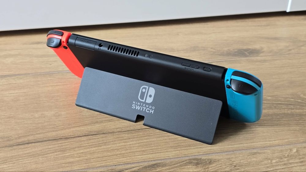 Konsola Nintendo Switch OLED + nowy pad Battletron