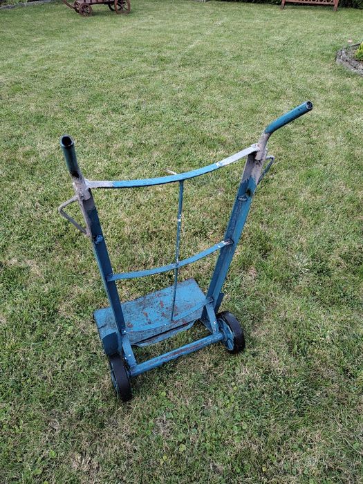 Wózek towarowy. Do przewozu skrzynek, worków.