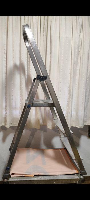 Escadote em alumínio 3 de graus