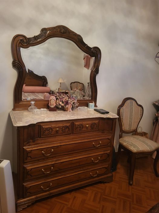 Móveis vintage de qualidade Nogueira maciça