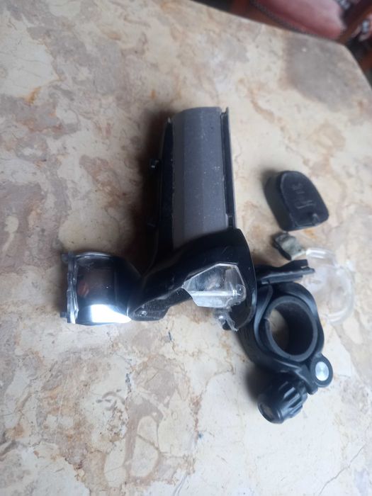 Lampa rowerowa przednia IXON Core