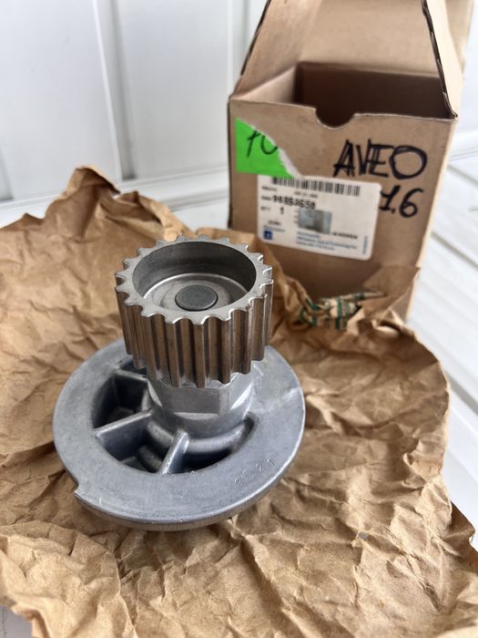 Водяной насос, помпа AVEO 1,6 GM