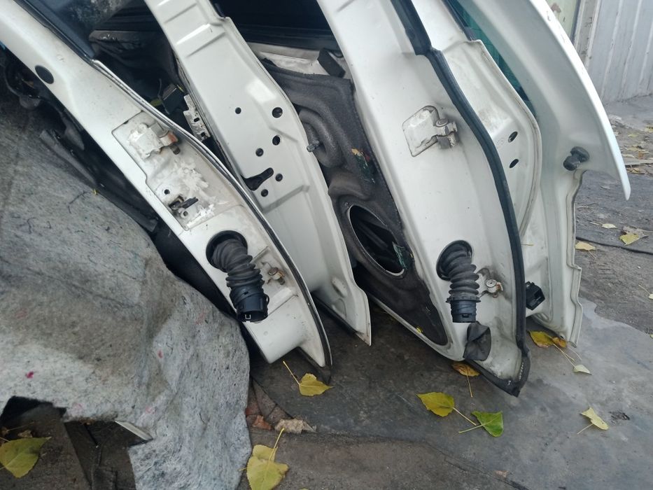 Капот,кузовные детали на Volkswagen Sharan