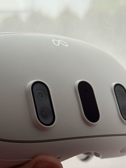Gogle VR Meta Quest 3 512gb + dodatkowe  mocowanie na glowe