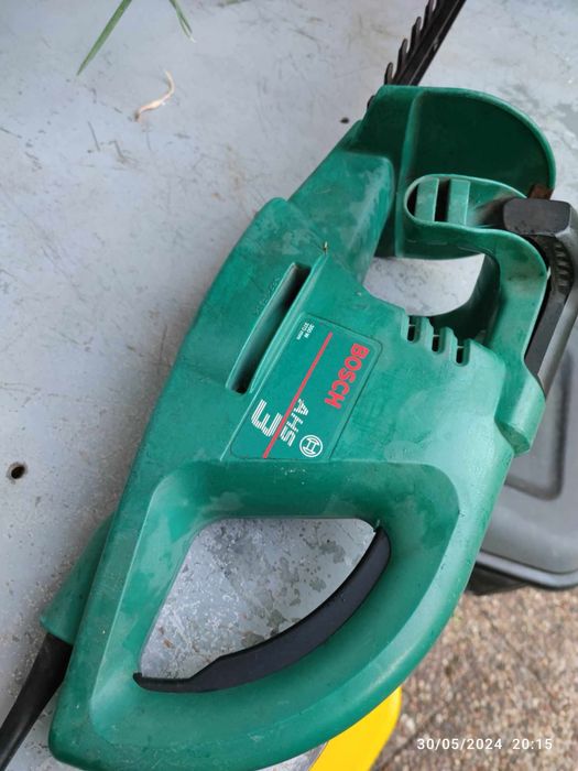 Corta-sebes eletrico Bosh