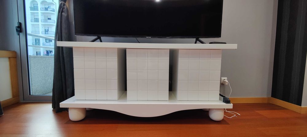 Mesa  televisão.