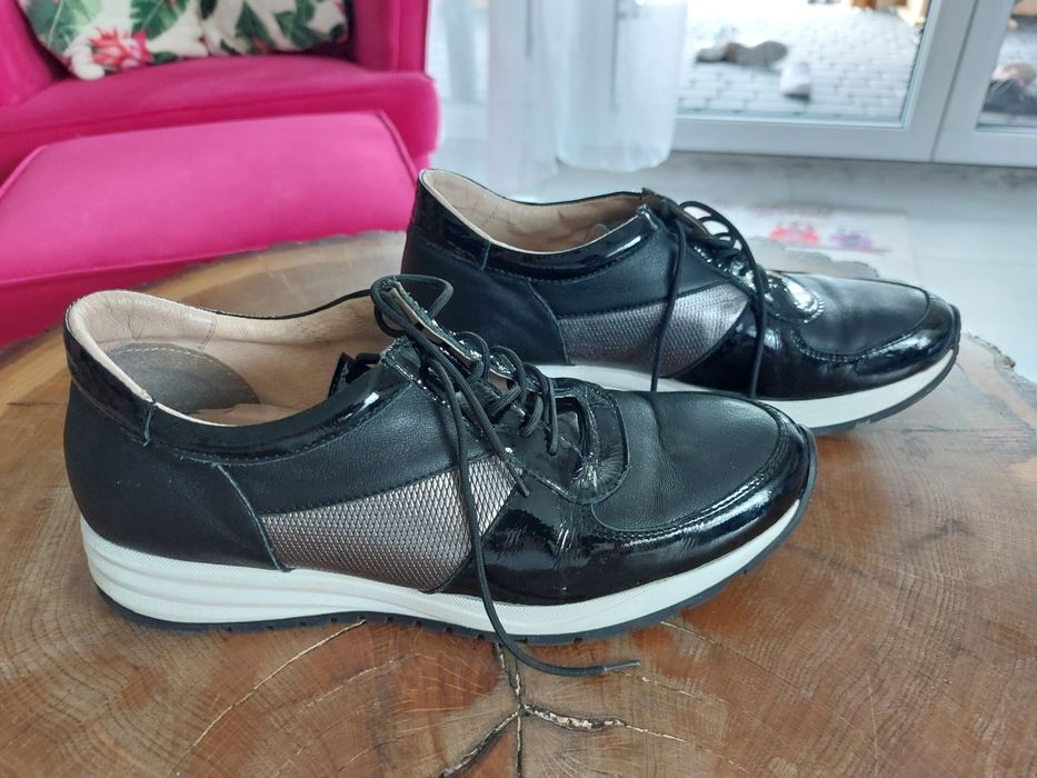 Buty sportowe Oleksy rozmiar 40 długość wkładki 26 cm