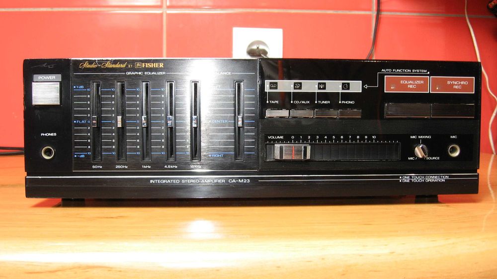 FISHER CA-M23 (SANYO) Wzmacniacz z korektorem graficznym i mocą 2x35 W