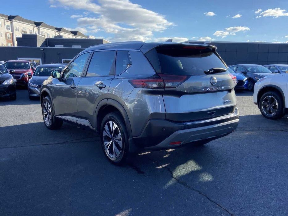 Nissan Rogue SL      2021