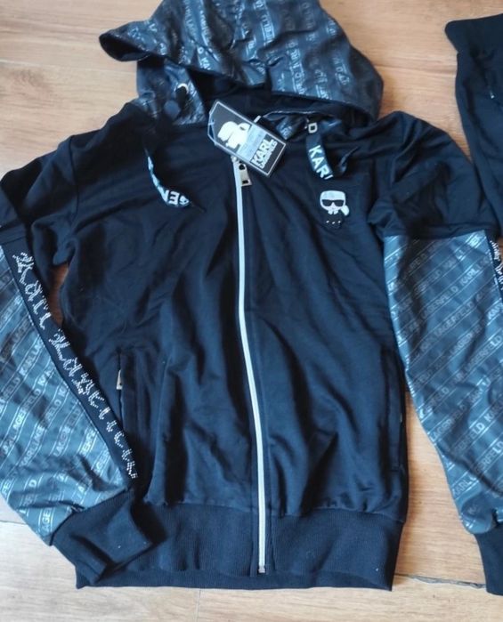 Nowy dres damski w rozmiarze L