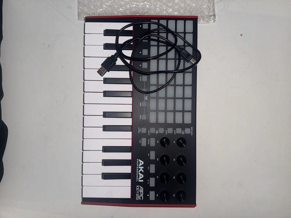 AKAI Professional  APC KEY 25