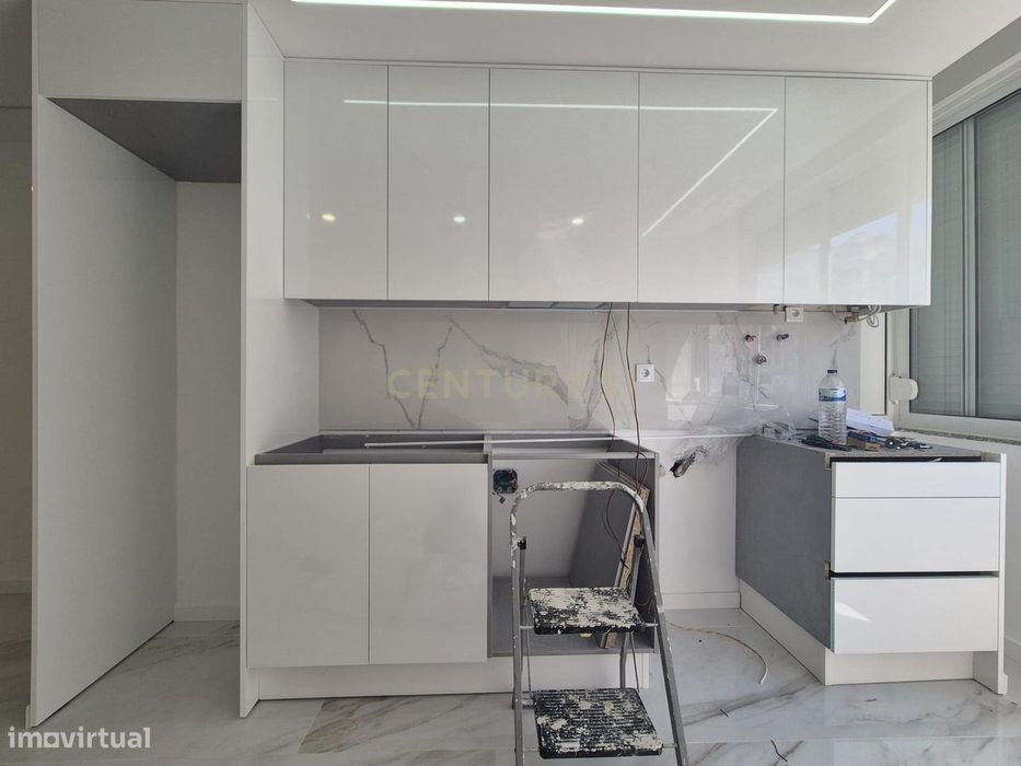 T1 na Reboleira – totalmente remodelado – a 700metros do Metro Rebolei