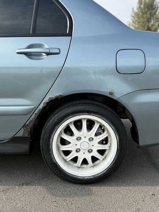 Mitsubishi Lancer 9