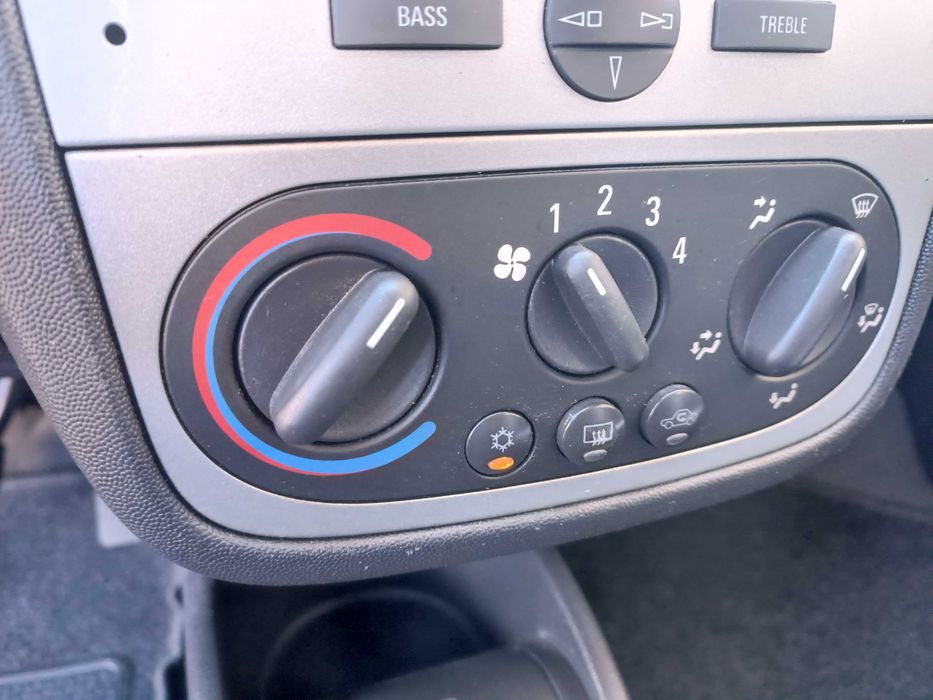 OPEL CORSA 1.2i 5 portas ac,LL, 180mil