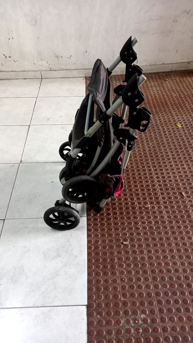 Carrinho + ovo com fixador para automóvel