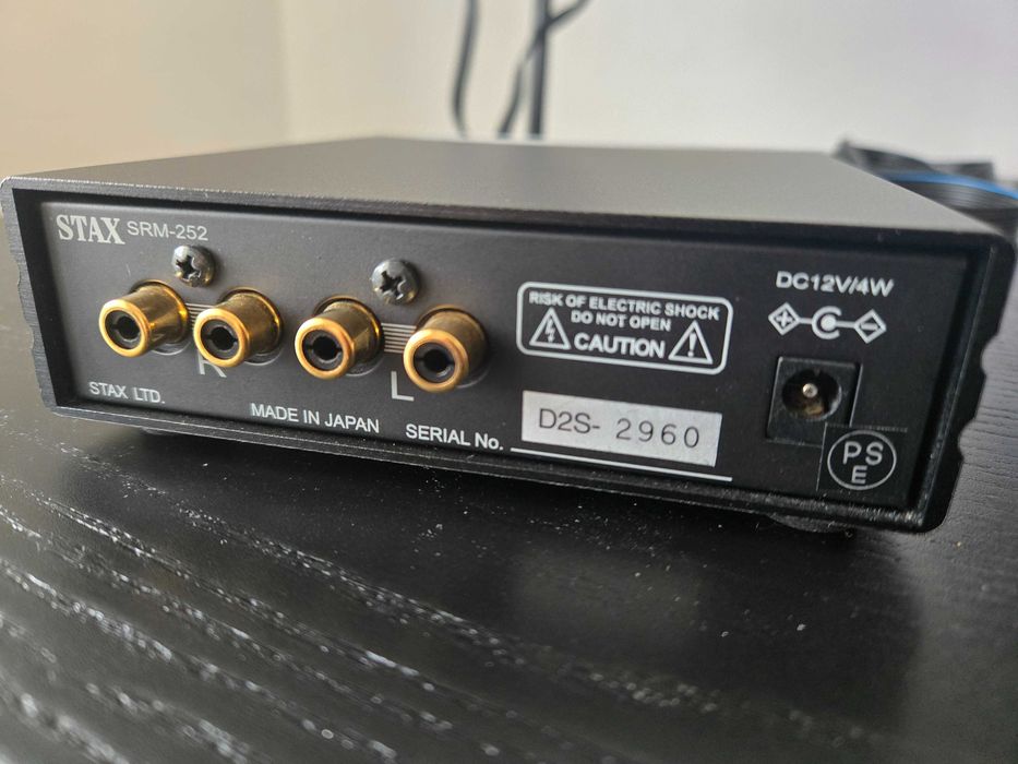 Auscultadores STAX SR-L300 com energizer SRM-252