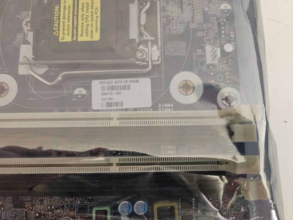 Vendo Mainboard p/ HP z230 PN:698113.001