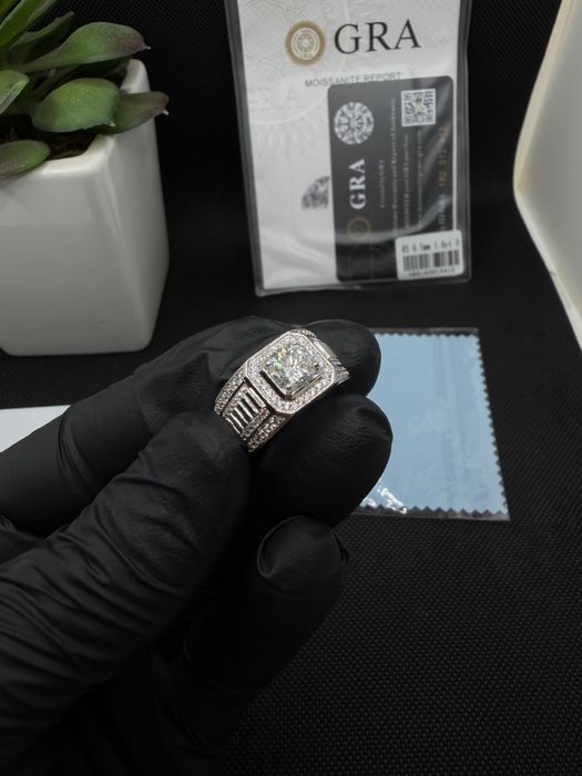 Sygnet z moissanite 1.0ct, Certyfikat GRA, srebro 925, VVS1