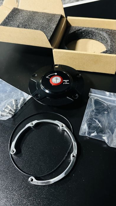 Ducati rizoma кришка на бак