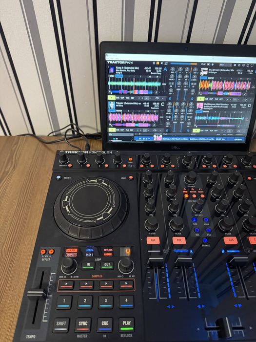 Native Instruments Traktor Kontrol S4mk1 DJ контроллер