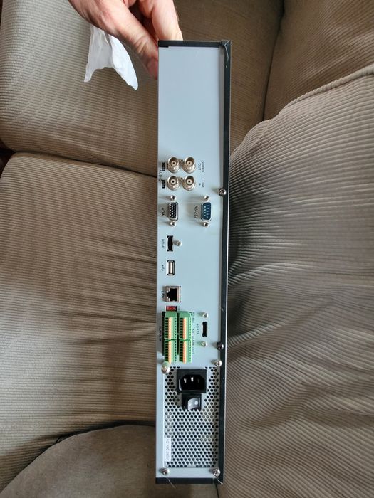 Rejestrator IP hikvision ds-7716NI-ST