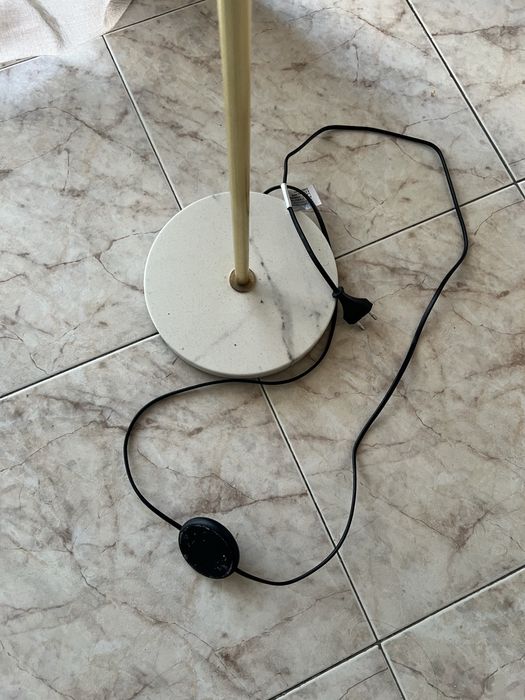 Candeeiro de pé homa dourado