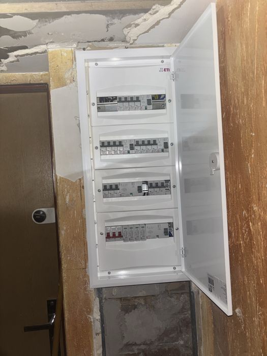Elektryk Bytom - InstalElektryk - Usługi i Pogotowie Elektryczne