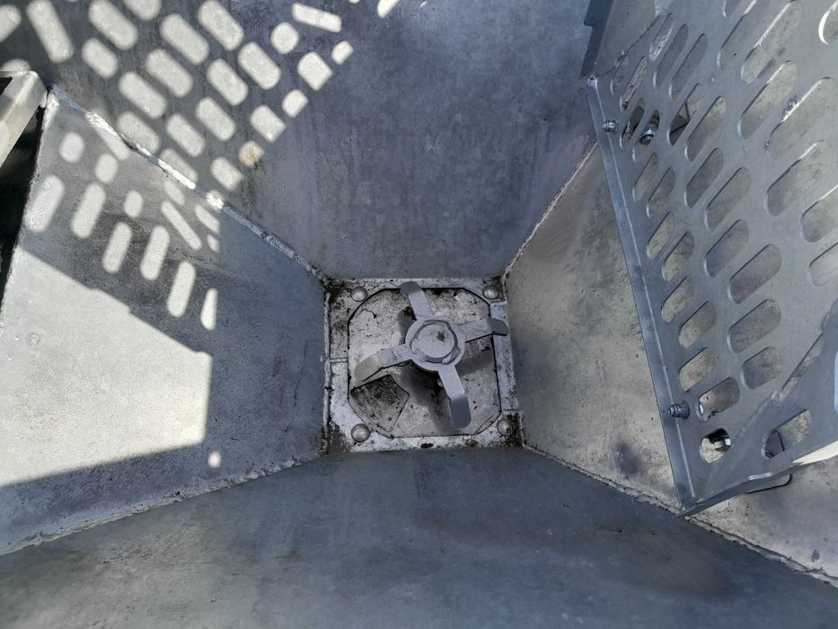 Rozsiewacz nawozów Ocynk 600 l Tolmet 800 l