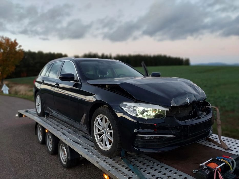 BMW Seria 5 520d G31Touring Bogata opcja po kolizji z sarną Airbag OK