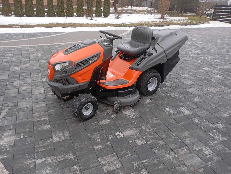 Traktorek Husqvarna tc242t v2