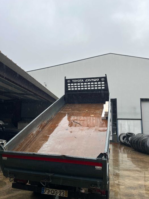 CARRINHA TOYOTA DYNA COM VASCULA