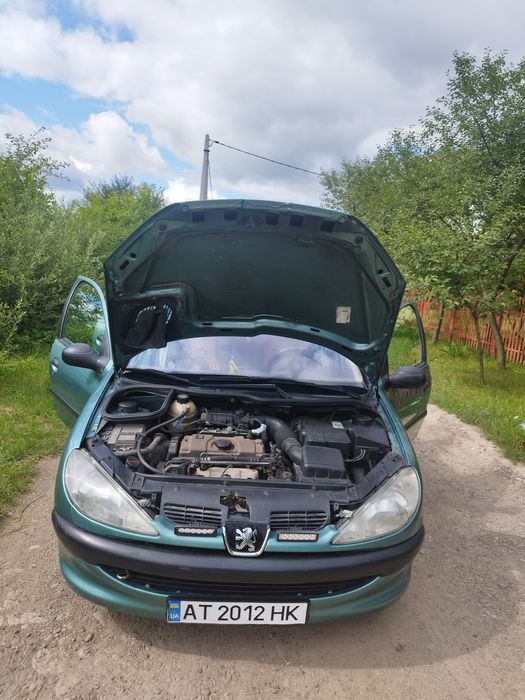 Пеже 206 в гарному технічному і робочому стані.