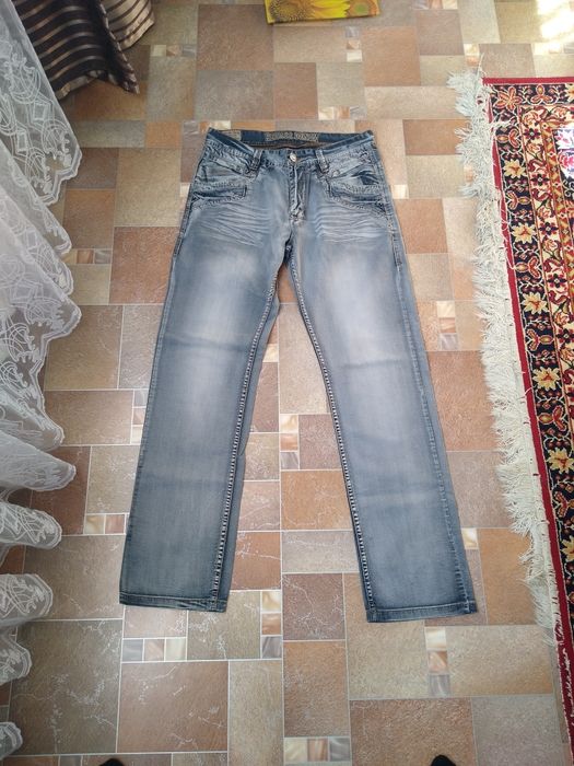 Джинсы новые Regass